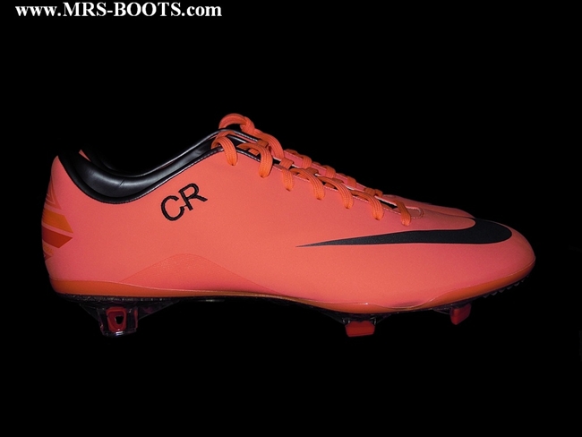 ronaldo orange boots