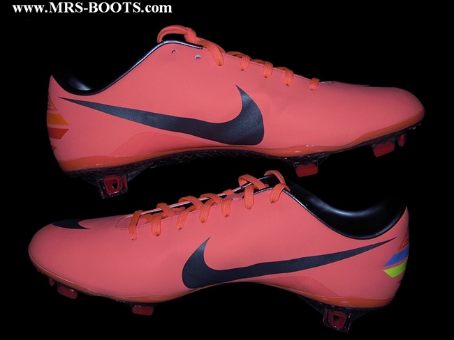 ronaldo pink boots